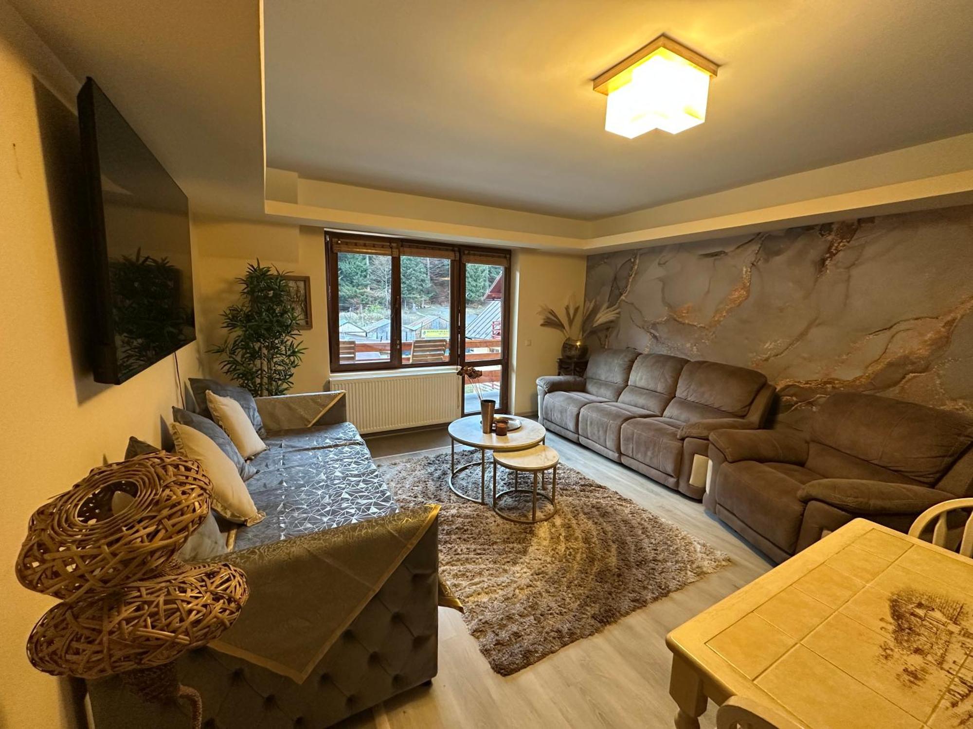 Appartamento Alsama Zurqa Buşteni Esterno foto